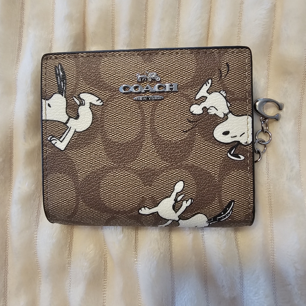 COACH X PEANUTS SNOOPY PRINT SMALL SNAP WALLET